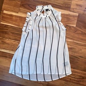 Sleeveless striped dress shirt